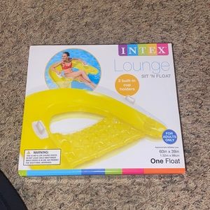 Never used, still in box pool float in yellow